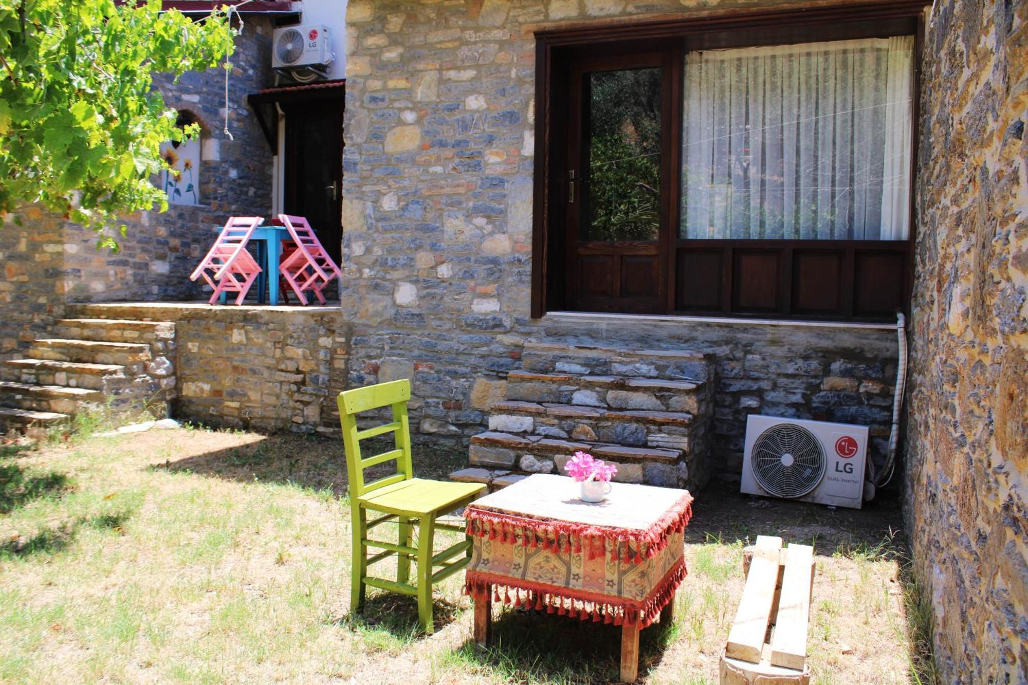 Pir Efes Konaklari Esmirna Exterior foto